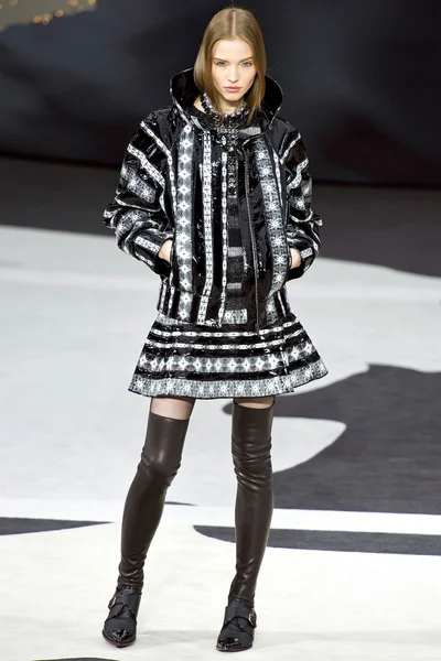 Look 64